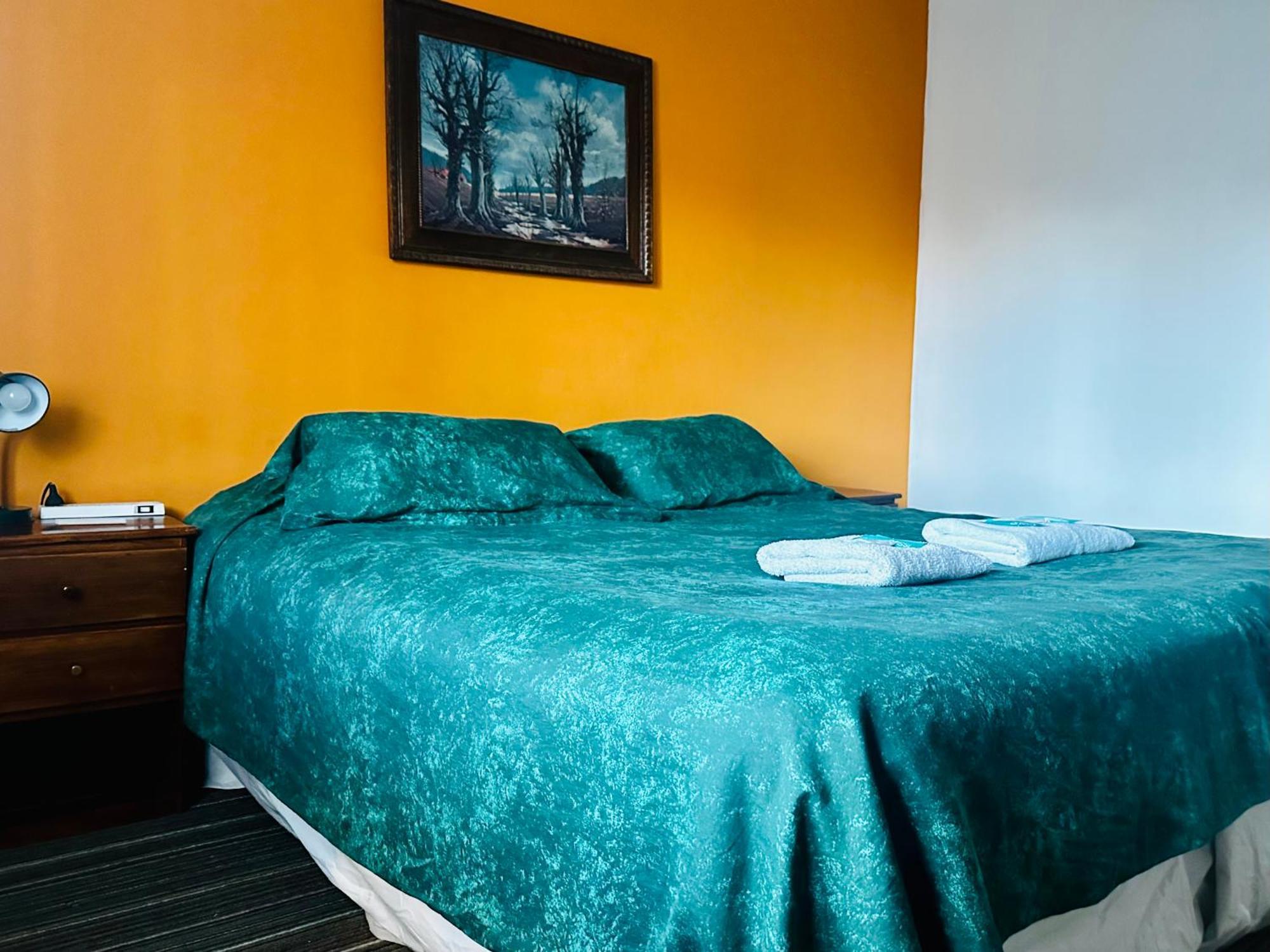 Отель Amancay, Hostal Patagonico Эль-Калафате Экстерьер фото