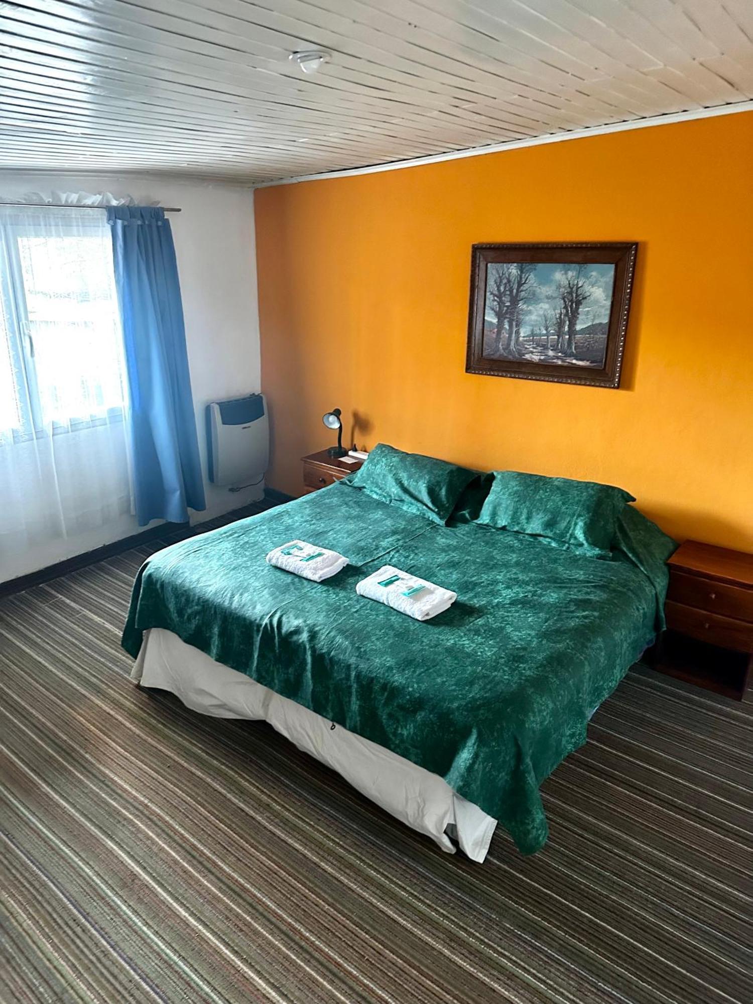 Отель Amancay, Hostal Patagonico Эль-Калафате Экстерьер фото